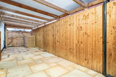 3 bedroom Semi-detached house for sale in North Grove Close, Oakwood, Leeds, LS8