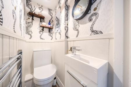 3 bedroom Semi-detached house for sale in North Grove Close, Oakwood, Leeds, LS8