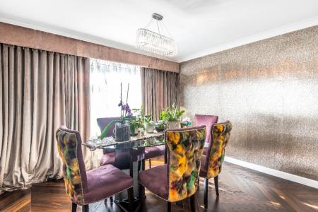 4 bedroom Detached house to let in Holt Gardens, Adel, Leeds, LS16