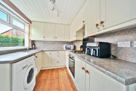 3 bedroom Semi-detached house for sale in Kingswood Crescent, Roundhay, Leeds, LS8