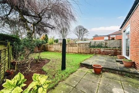 3 bedroom Semi-detached house for sale in Kingswood Crescent, Roundhay, Leeds, LS8