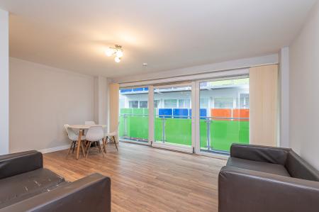 2 bedroom Flat to let in Concord Street, Leeds, LS2