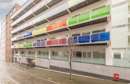 2 bedroom Flat to let in Concord Street, Leeds, LS2