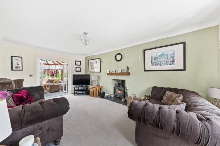 5 bedroom Detached house for sale in Southlands Drive, Moortown, Leeds, LS17