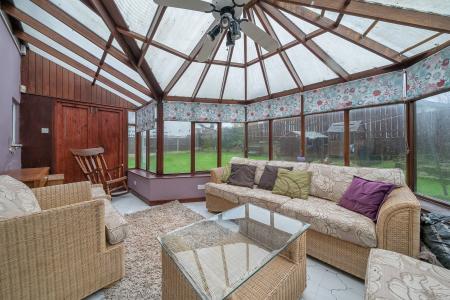 5 bedroom Detached house for sale in Southlands Drive, Moortown, Leeds, LS17