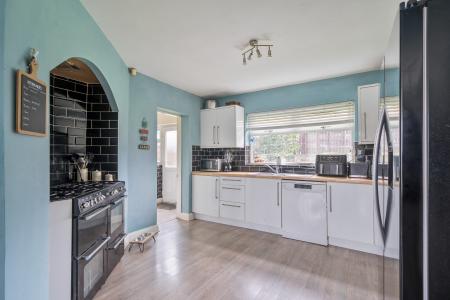 5 bedroom Detached house for sale in Southlands Drive, Moortown, Leeds, LS17