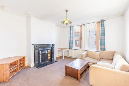 2 bedroom Duplex to let in Meanwood Road, Meanwood, Leeds, LS6