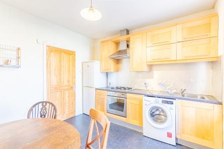 2 bedroom Duplex to let in Meanwood Road, Meanwood, Leeds, LS6