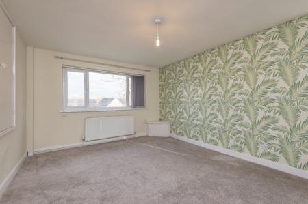 1 bedroom Flat to let in Oldfield Lane, Upper Wortley, Leeds, LS12