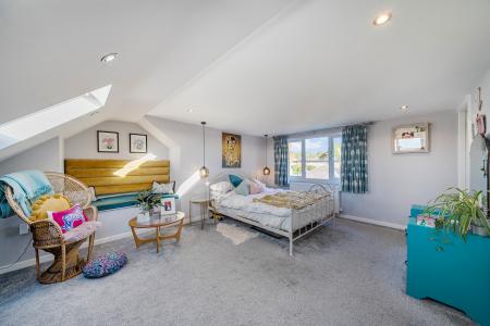 4 bedroom Semi-detached house for sale in Allerton Grange Rise, Moortown, Leeds, LS17