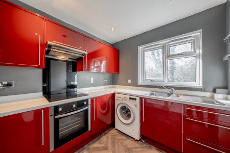 2 bedroom Flat for sale in Lincombe Drive, Leeds, LS8