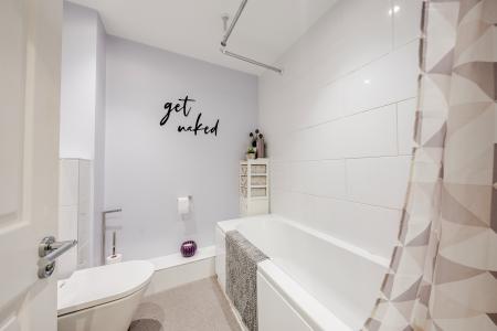 2 bedroom Flat for sale in The Hawthorns, 6 Well Lane, Chapel Allerton, Leeds, LS7