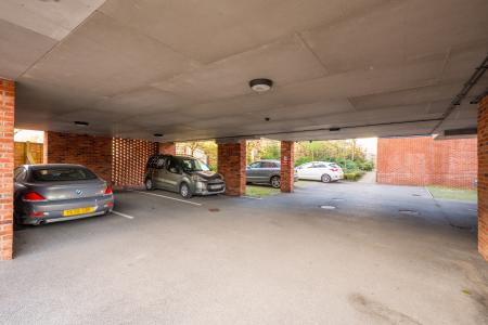 2 bedroom Flat for sale in The Hawthorns, 6 Well Lane, Chapel Allerton, Leeds, LS7