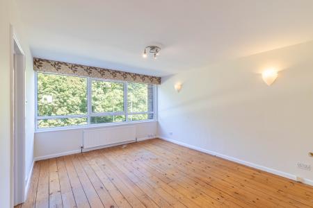 2 bedroom Flat for sale in Gledhow Court, Chapel Allerton, Leeds, LS7