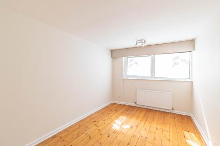 2 bedroom Flat for sale in Gledhow Court, Chapel Allerton, Leeds, LS7