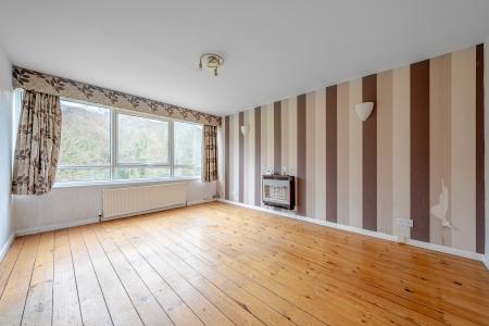 2 bedroom Flat for sale in Gledhow Court, Chapel Allerton, Leeds, LS7
