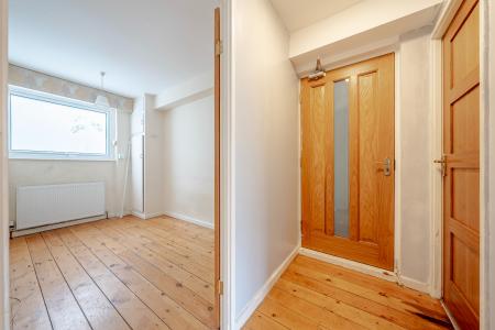 2 bedroom Flat for sale in Gledhow Court, Chapel Allerton, Leeds, LS7