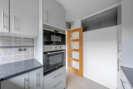 2 bedroom Flat for sale in Gledhow Court, Chapel Allerton, Leeds, LS7