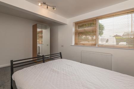 1 bedroom Flat to let in The Moorlands, Off Shadwell Lane, Leeds, LS17