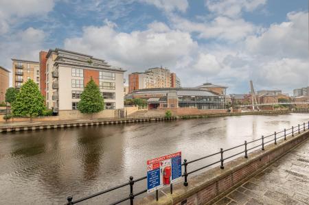 2 bedroom Flat for sale in Langtons Wharf, The Calls, Leeds, LS2