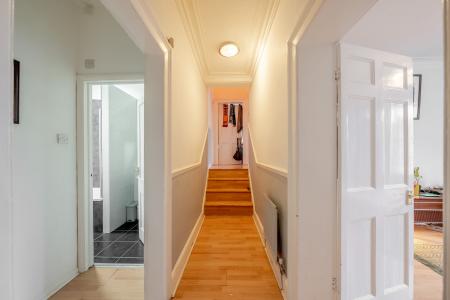 2 bedroom Flat for sale in Harrogate Road, Chapel Allerton, Leeds, LS7