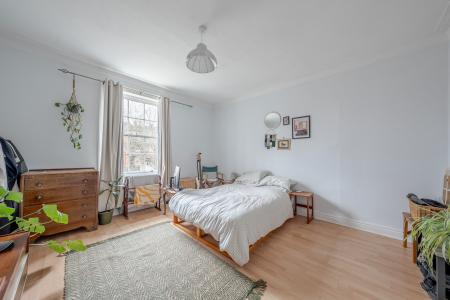 2 bedroom Flat for sale in Harrogate Road, Chapel Allerton, Leeds, LS7