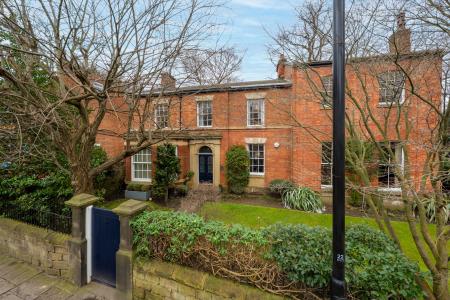 2 bedroom Flat for sale in Harrogate Road, Chapel Allerton, Leeds, LS7