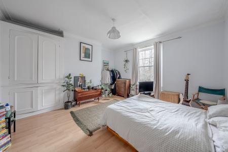 2 bedroom Flat for sale in Harrogate Road, Chapel Allerton, Leeds, LS7