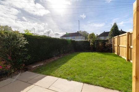 2 bedroom Flat to let in Nursery Lane, Alwoodley, Leeds, LS17