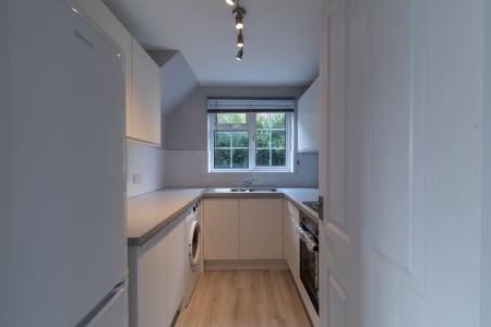 2 bedroom Flat to let in Nursery Lane, Alwoodley, Leeds, LS17