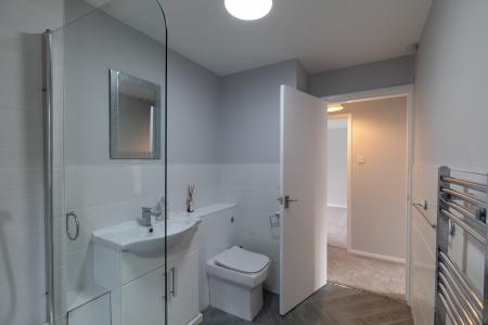 2 bedroom Flat to let in Nursery Lane, Alwoodley, Leeds, LS17