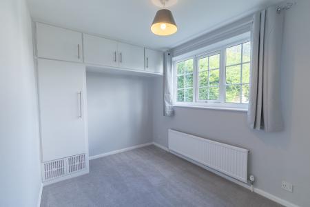 2 bedroom Flat to let in Nursery Lane, Alwoodley, Leeds, LS17
