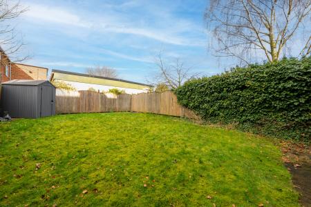 4 bedroom Semi-detached house for sale in St James Mews, Cross Gates, Leeds, LS15