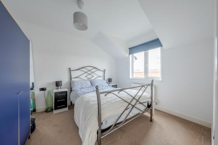 4 bedroom Semi-detached house for sale in St James Mews, Cross Gates, Leeds, LS15