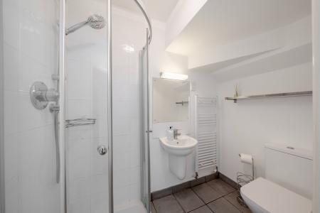 4 bedroom Semi-detached house for sale in St James Mews, Cross Gates, Leeds, LS15