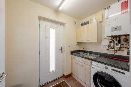 4 bedroom Semi-detached house for sale in St James Mews, Cross Gates, Leeds, LS15