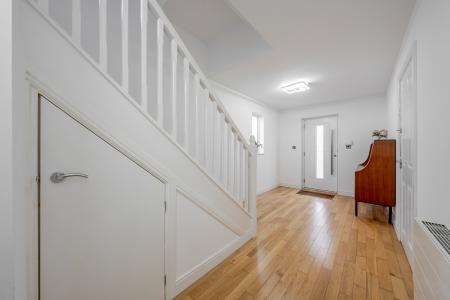 4 bedroom Semi-detached house for sale in St James Mews, Cross Gates, Leeds, LS15