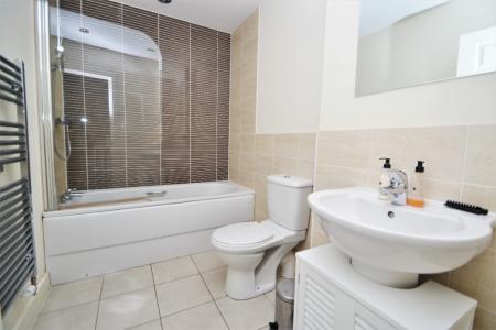 3 bedroom Town house to let in Barley Fields Close, Garforth, Leeds, LS25