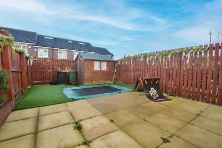 3 bedroom Town house to let in Barley Fields Close, Garforth, Leeds, LS25