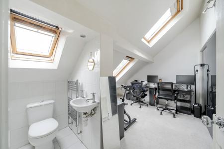 3 bedroom Duplex for sale in Street Lane, Roundhay, Leeds, LS8
