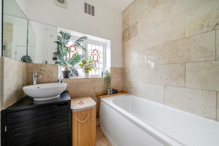 3 bedroom Duplex for sale in Street Lane, Roundhay, Leeds, LS8