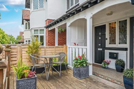 3 bedroom Duplex for sale in Street Lane, Roundhay, Leeds, LS8