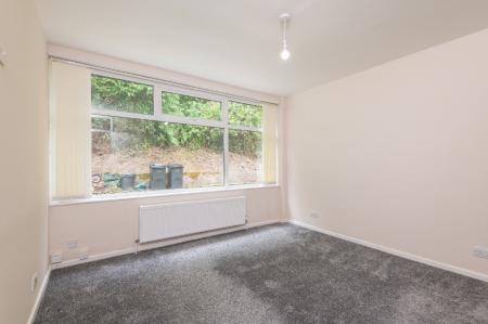 2 bedroom Flat for sale in Hillside Court, Chapel Allerton, Leeds, LS7