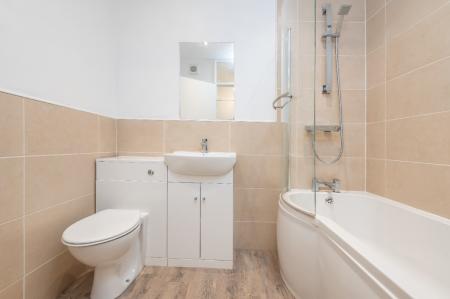 2 bedroom Flat for sale in Hillside Court, Chapel Allerton, Leeds, LS7