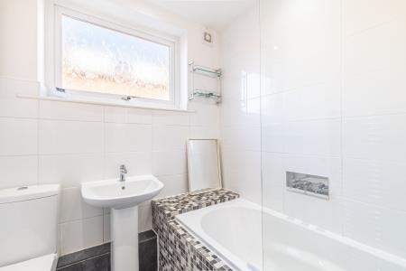 4 bedroom Terraced House for sale in Hawthorn Vale, Chapel Allerton, Leeds, LS7