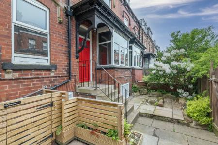 2 bedroom End of terrace house to let in Methley View, Chapel Allerton, Leeds, LS7