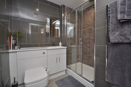 2 bedroom Flat to let in 12 Hollin Lane, Far Headingley, Leeds, LS16