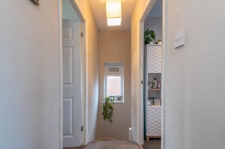 2 bedroom Terraced House to let in Gledhow Park Grove, Leeds, LS7