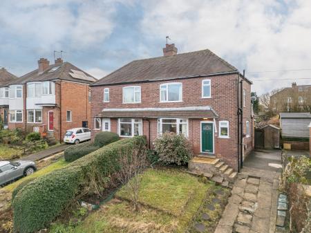 2 bedroom Terraced House to let in Gledhow Park Grove, Leeds, LS7
