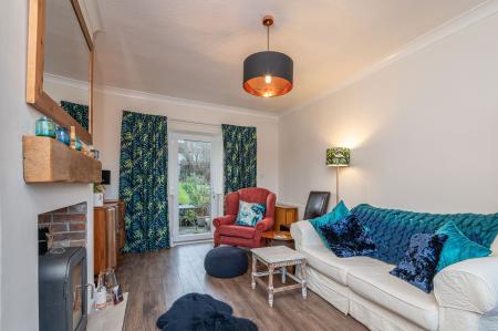 2 bedroom Terraced House to let in Gledhow Park Grove, Leeds, LS7